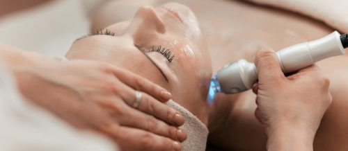 Dermatovenerologiya, Dəri xəstəliklərinin müalicəsi, Dəri xəstəliklərini yaradan səbəblər, Dəri xəstəliklərinin əlamətləri